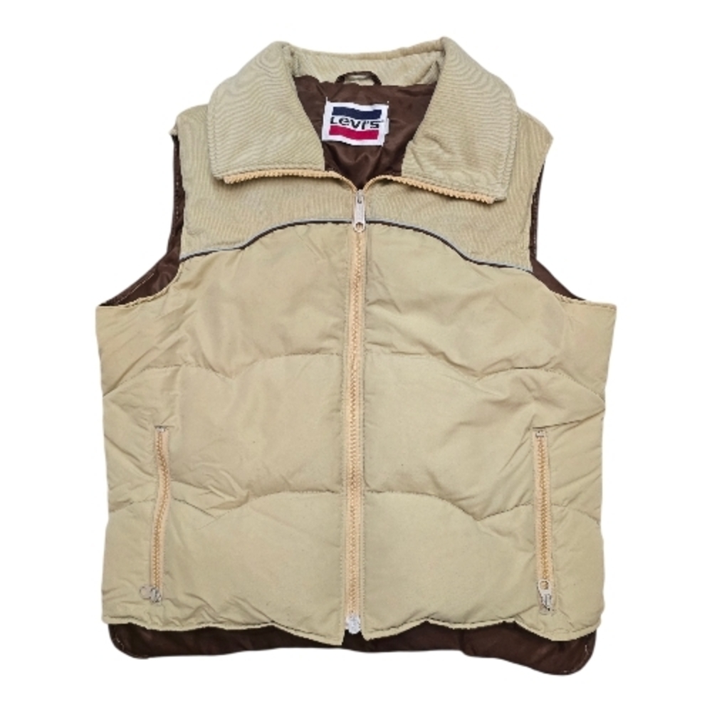 Vintage Levi's Puffer/Down Vest With Western-style Curved Yoke. Sz M